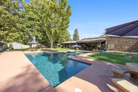 Exterior - 16451 Barton Ln, Bakersfield, CA 93314 photo 10 of 18