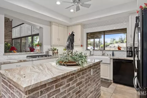 Kitchen - 16451 Barton Ln, Bakersfield, CA 93314 photo 5 of 5