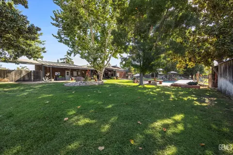 Exterior - 16451 Barton Ln, Bakersfield, CA 93314 photo 15 of 18