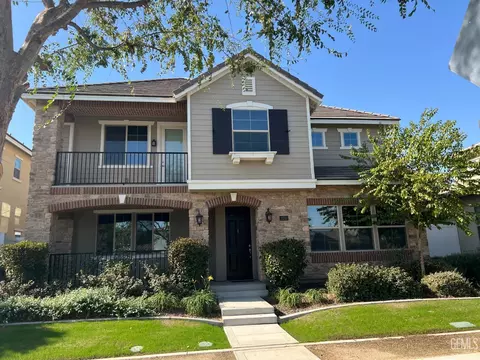 11713 Campus Park Dr, Bakersfield, CA 93311