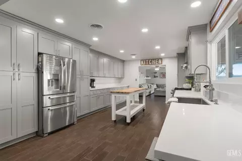 3112 Audubon Dr, Bakersfield, CA 93301