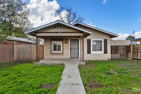 2521 P St, Bakersfield, CA 93301