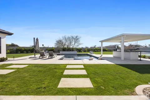 Exterior - 16601 Keystone Pl, Bakersfield, CA 93314 photo 17 of 18