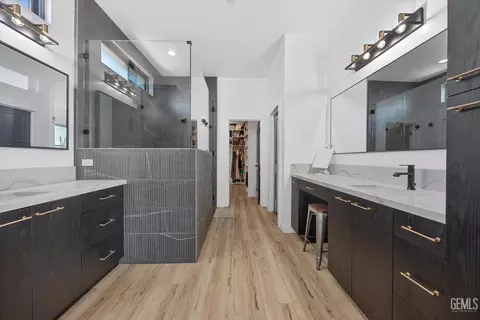 Bath - 16601 Keystone Pl, Bakersfield, CA 93314 photo 1 of 5