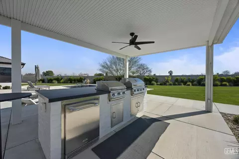 Kitchen - 16601 Keystone Pl, Bakersfield, CA 93314 photo 8 of 8