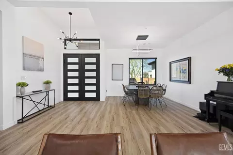 Entry Way - 16601 Keystone Pl, Bakersfield, CA 93314 photo 3 of 4