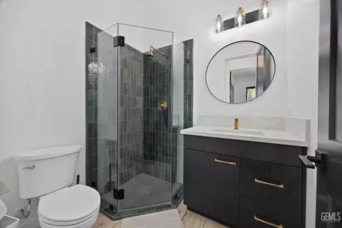 Bath - 16601 Keystone Pl, Bakersfield, CA 93314 photo 5 of 5