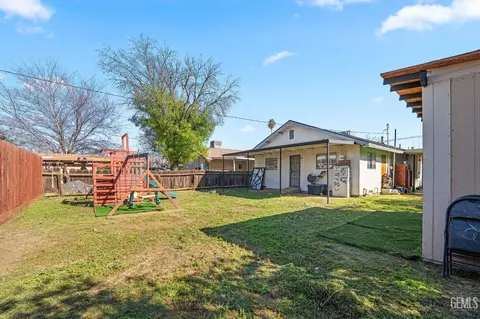 Exterior - 25473 Barbara St, Arvin, CA 93203 photo 5 of 7