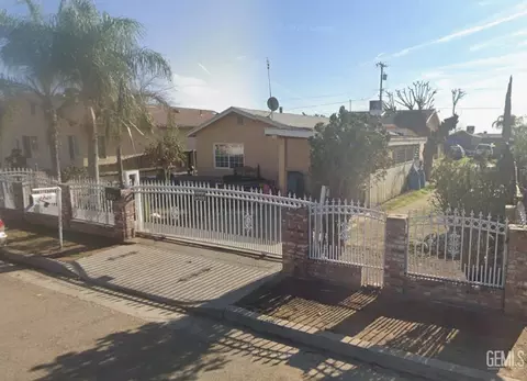 7709 Florence St, Lamont, CA 93241