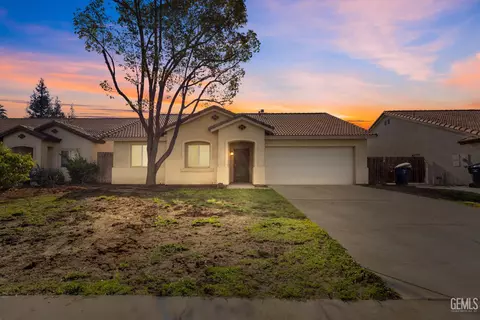 11815 Mantova Ave, Bakersfield, CA 93312