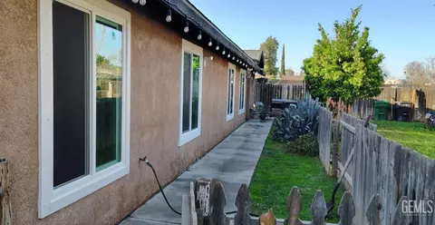 Other - 106 E Warren Ave, Bakersfield, CA 93308 photo 1 of 8