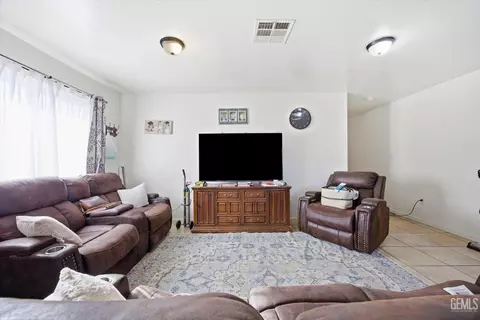 Other - 106 E Warren Ave, Bakersfield, CA 93308 photo 5 of 8