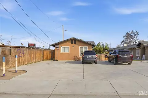 Exterior - 106 E Warren Ave, Bakersfield, CA 93308 photo 2 of 2