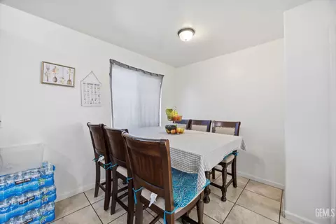 Dining - 106 E Warren Ave, Bakersfield, CA 93308 photo 1 of 1