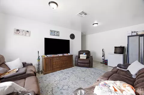 Other - 106 E Warren Ave, Bakersfield, CA 93308 photo 7 of 8
