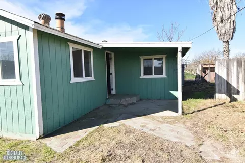 1055 Park Ln, Shafter, CA 93263