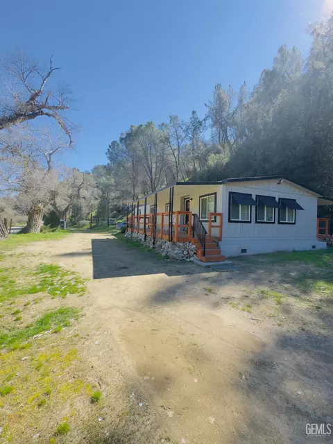 18266 Caliente Creek Rd, Caliente, CA 93518