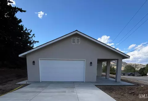 Exterior - 22381 Vaquero Dr, Tehachapi, CA 93561 photo 2 of 3