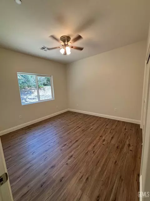 Bedroom - 22381 Vaquero Dr, Tehachapi, CA 93561 photo 6 of 6
