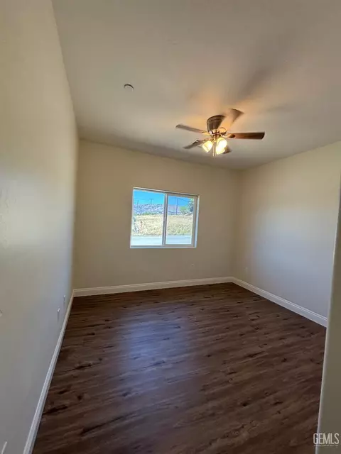 Bedroom - 22381 Vaquero Dr, Tehachapi, CA 93561 photo 2 of 6