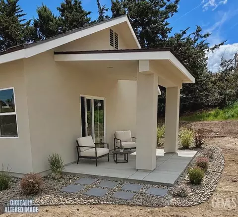 Exterior - 22381 Vaquero Dr, Tehachapi, CA 93561 photo 5 of 5