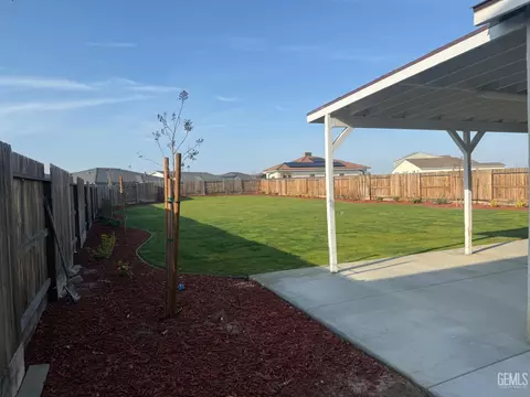 6611 Wind Wolfs Ln, Bakersfield, CA 93313 photo 2