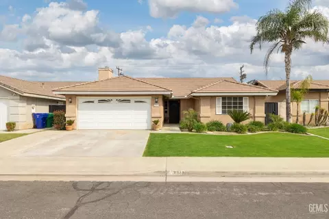 3212 Chuckwagon St, Bakersfield, CA 93312