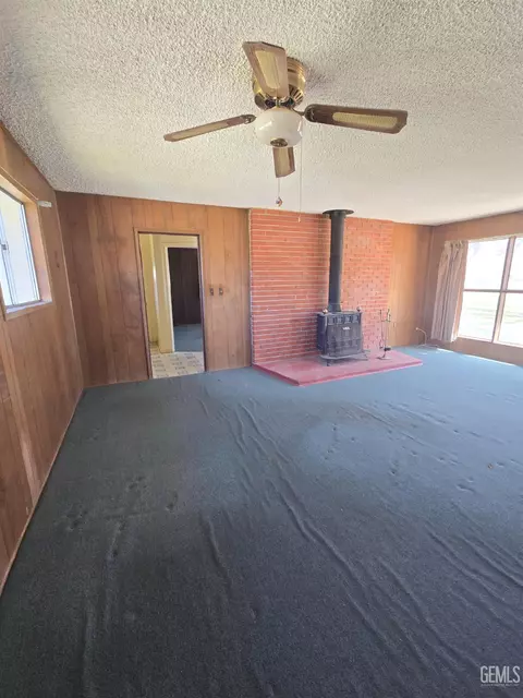 Living - 6165 Bonikell, Weldon, CA 93283 photo 3 of 3