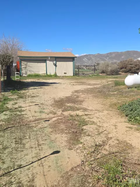 Exterior - 6165 Bonikell, Weldon, CA 93283 photo 8 of 9
