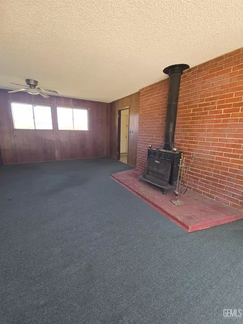 Living - 6165 Bonikell, Weldon, CA 93283 photo 2 of 3