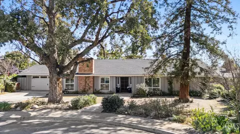 6421 Mount Hood Dr, Bakersfield, CA 93309