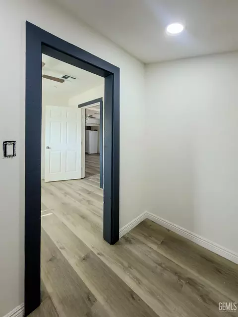 Entry Way - 215 Naylor Ave, Taft, CA 93268 photo 1 of 1