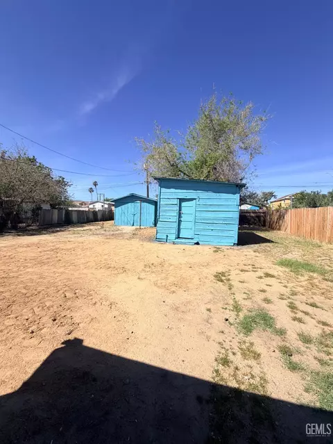 Exterior - 215 Naylor Ave, Taft, CA 93268 photo 12 of 12