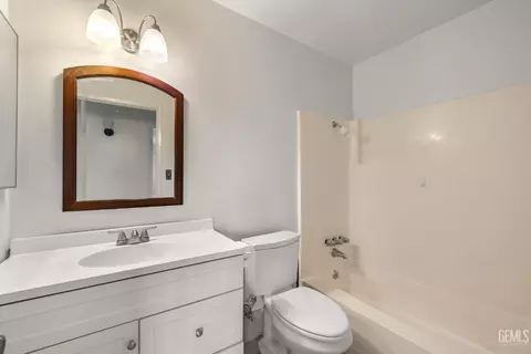 Bath - 10908 Michele Ave, Bakersfield, CA 93312 photo 3 of 4