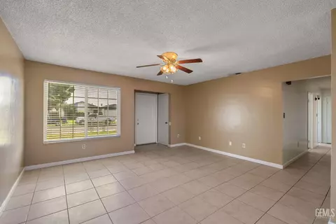 Living - 10908 Michele Ave, Bakersfield, CA 93312 photo 2 of 3