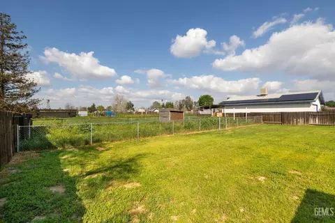 Exterior - 10908 Michele Ave, Bakersfield, CA 93312 photo 7 of 8