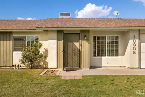 Exterior - 10908 Michele Ave, Bakersfield, CA 93312 photo 3 of 8