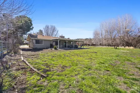 Exterior - 30001 Jamaica Dunes Dr, Tehachapi, CA 93561 photo 12 of 13