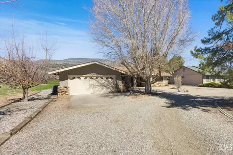 Exterior - 30001 Jamaica Dunes Dr, Tehachapi, CA 93561 photo 3 of 13
