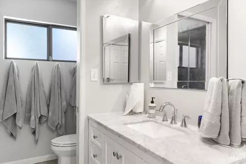 Bath - 30001 Jamaica Dunes Dr, Tehachapi, CA 93561 photo 1 of 5