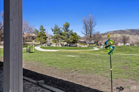 Exterior - 30001 Jamaica Dunes Dr, Tehachapi, CA 93561 photo 10 of 13