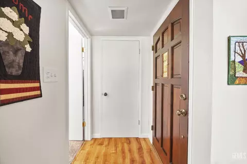 Entry Way - 30001 Jamaica Dunes Dr, Tehachapi, CA 93561 photo 1 of 2