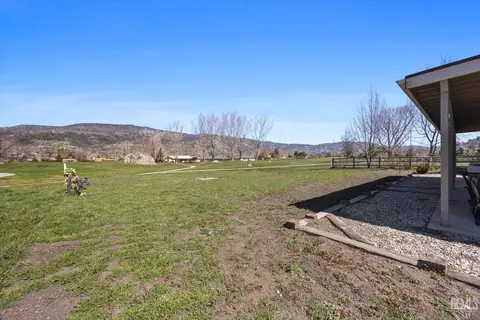 Exterior - 30001 Jamaica Dunes Dr, Tehachapi, CA 93561 photo 11 of 13