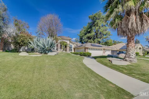 12800 Dove Creek Dr, Bakersfield, CA 93312