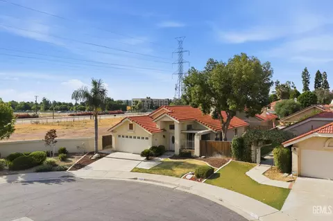 8228 Norfolk Ct, Bakersfield, CA 93311