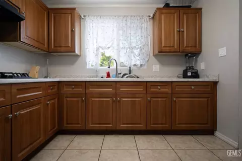 Kitchen - 3130 Paula St, Oxnard, CA 93033 photo 1 of 1