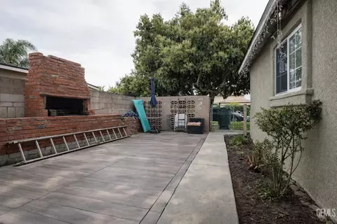 Exterior - 3130 Paula St, Oxnard, CA 93033 photo 2 of 3