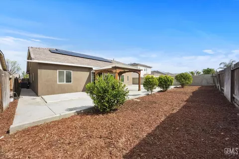 Exterior - 9801 Biscayne Dr, Bakersfield, CA 93311 photo 7 of 8