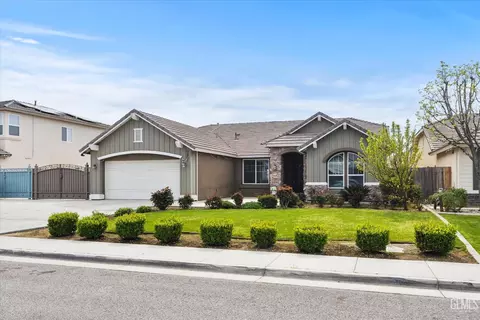 Exterior - 9801 Biscayne Dr, Bakersfield, CA 93311 photo 4 of 8