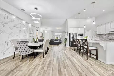 Dining - 9801 Biscayne Dr, Bakersfield, CA 93311 photo 4 of 7